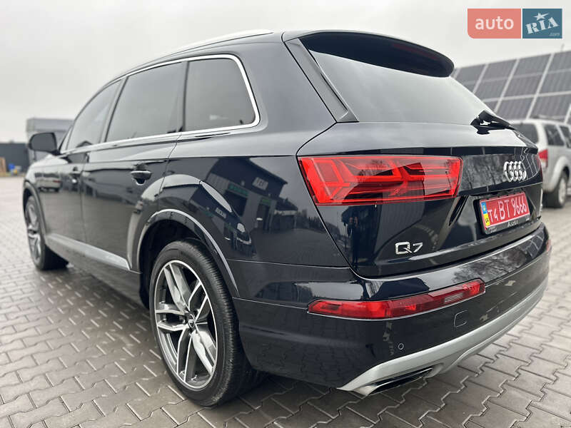 Внедорожник / Кроссовер Audi Q7 2017 в Владимире