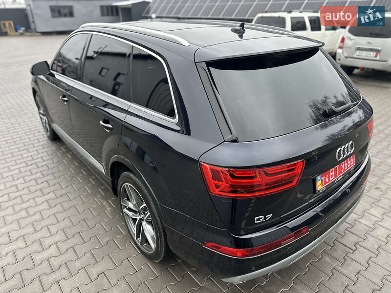 Внедорожник / Кроссовер Audi Q7 2017 в Владимире