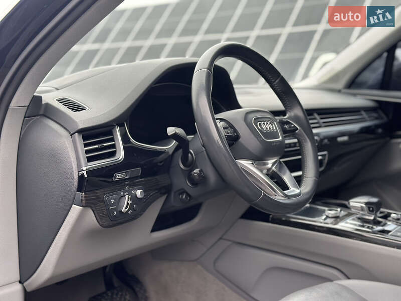 Внедорожник / Кроссовер Audi Q7 2017 в Владимире