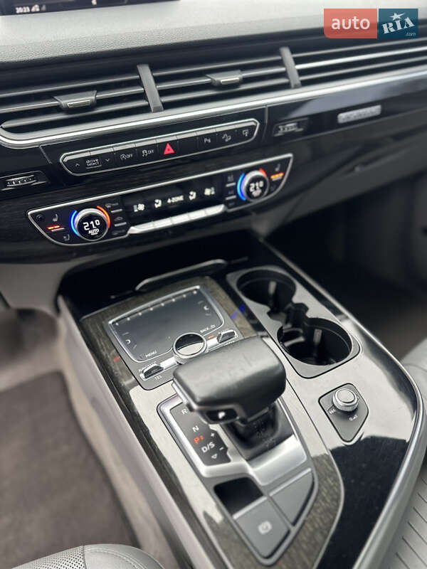 Внедорожник / Кроссовер Audi Q7 2017 в Владимире