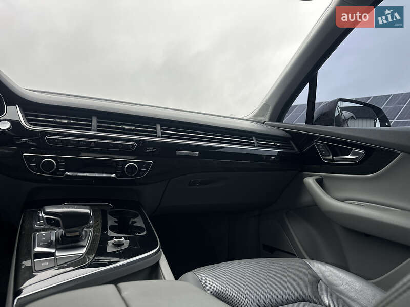 Внедорожник / Кроссовер Audi Q7 2017 в Владимире
