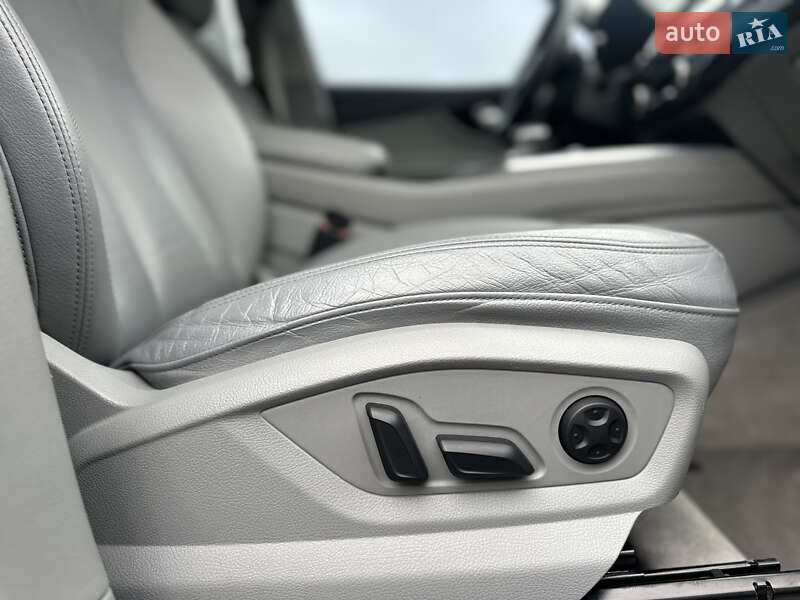 Внедорожник / Кроссовер Audi Q7 2017 в Владимире