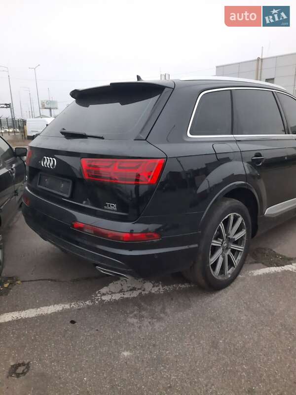 Позашляховик / Кросовер Audi Q7 2015 в Києві