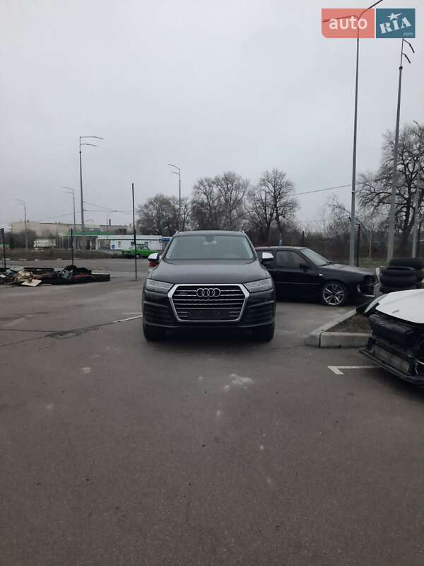 Позашляховик / Кросовер Audi Q7 2015 в Києві