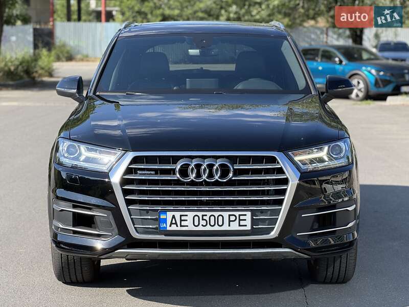 Внедорожник / Кроссовер Audi Q7 2016 в Днепре
