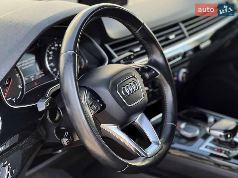 Внедорожник / Кроссовер Audi Q7 2016 в Днепре