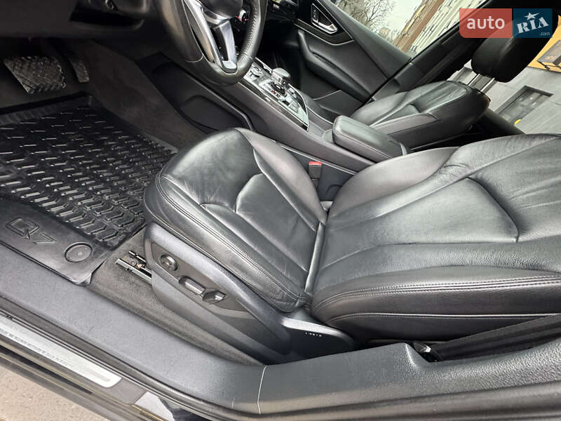 Позашляховик / Кросовер Audi Q7 2017 в Запоріжжі