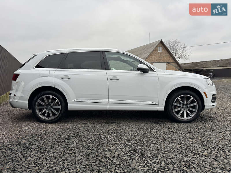 Позашляховик / Кросовер Audi Q7 2016 в Луцьку