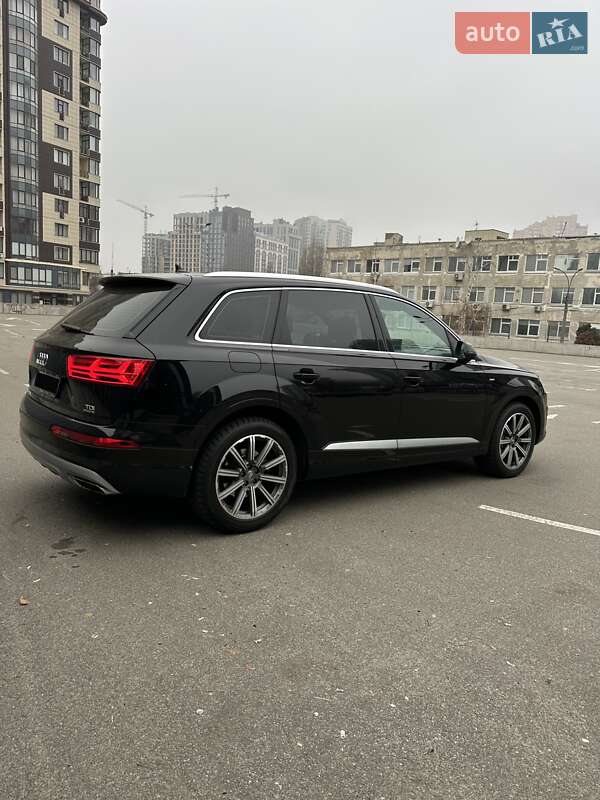 Внедорожник / Кроссовер Audi Q7 2018 в Киеве