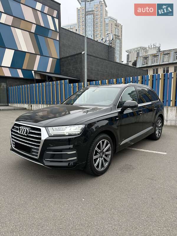 Внедорожник / Кроссовер Audi Q7 2018 в Киеве