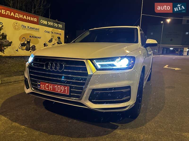 Внедорожник / Кроссовер Audi Q7 2017 в Киеве