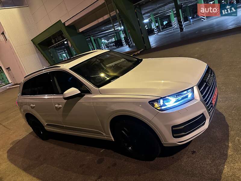 Внедорожник / Кроссовер Audi Q7 2017 в Киеве