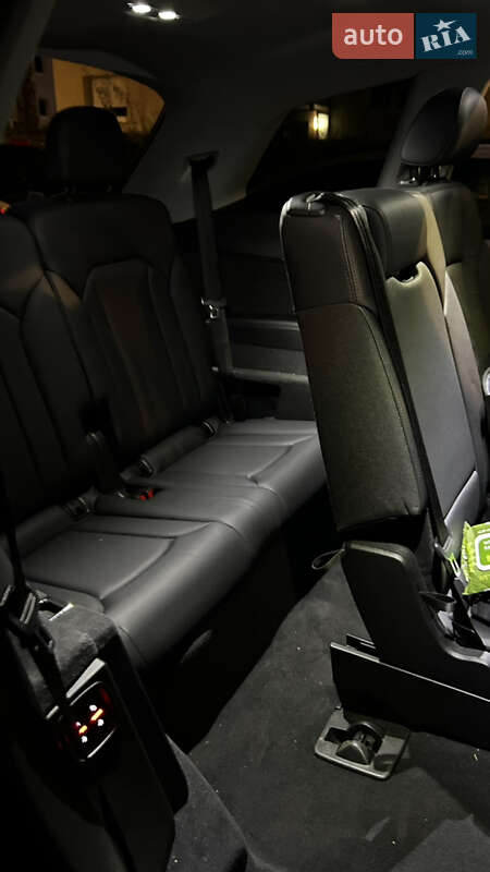 Внедорожник / Кроссовер Audi Q7 2022 в Тернополе