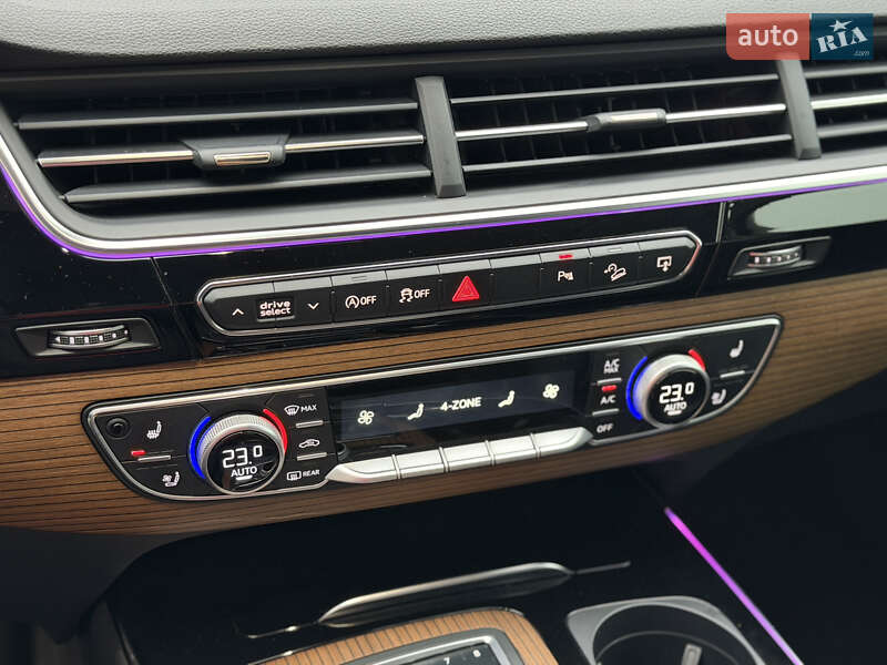 Позашляховик / Кросовер Audi Q7 2016 в Києві