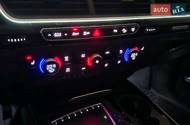 Позашляховик / Кросовер Audi Q7 2015 в Дніпрі