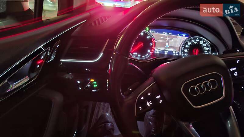 Позашляховик / Кросовер Audi Q7 2015 в Дніпрі