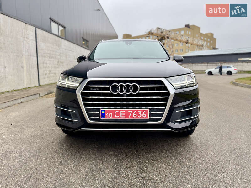 Позашляховик / Кросовер Audi Q7 2016 в Києві