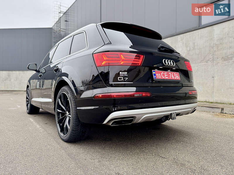 Позашляховик / Кросовер Audi Q7 2016 в Києві