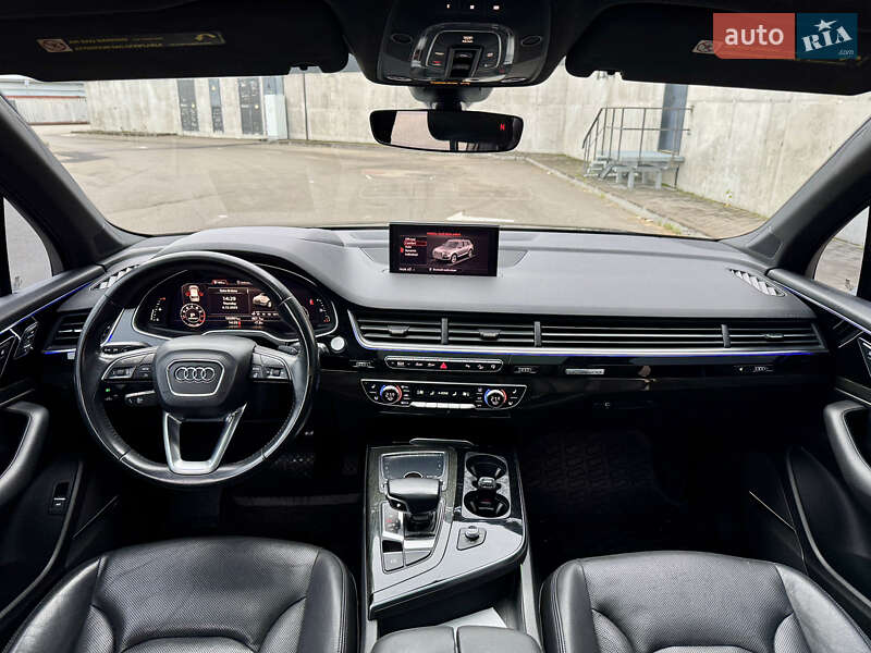 Позашляховик / Кросовер Audi Q7 2016 в Києві