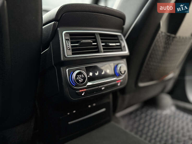 Позашляховик / Кросовер Audi Q7 2016 в Києві