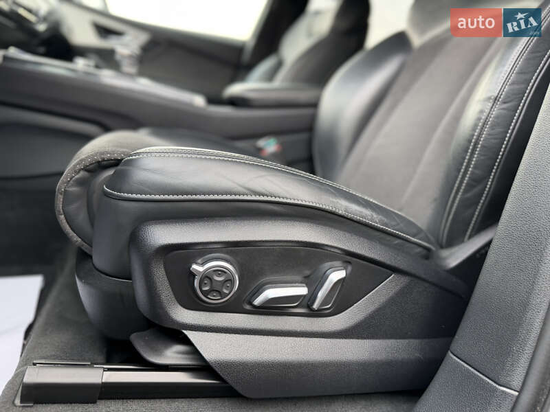 Позашляховик / Кросовер Audi Q7 2017 в Рівному