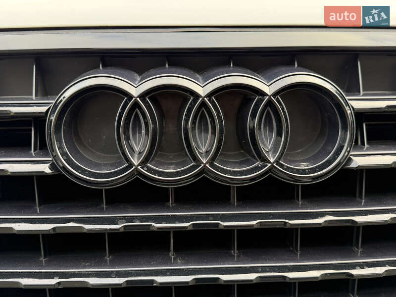 Позашляховик / Кросовер Audi Q7 2017 в Рівному