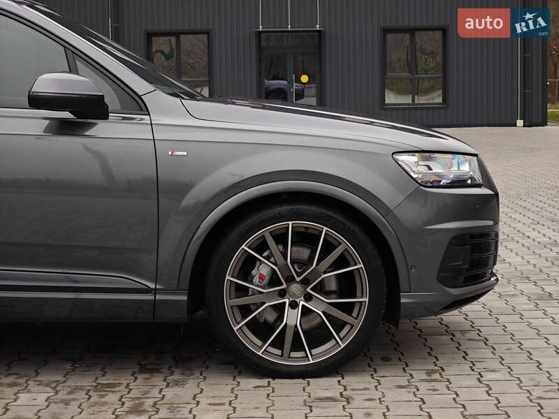 Внедорожник / Кроссовер Audi Q7 2015 в Дубно