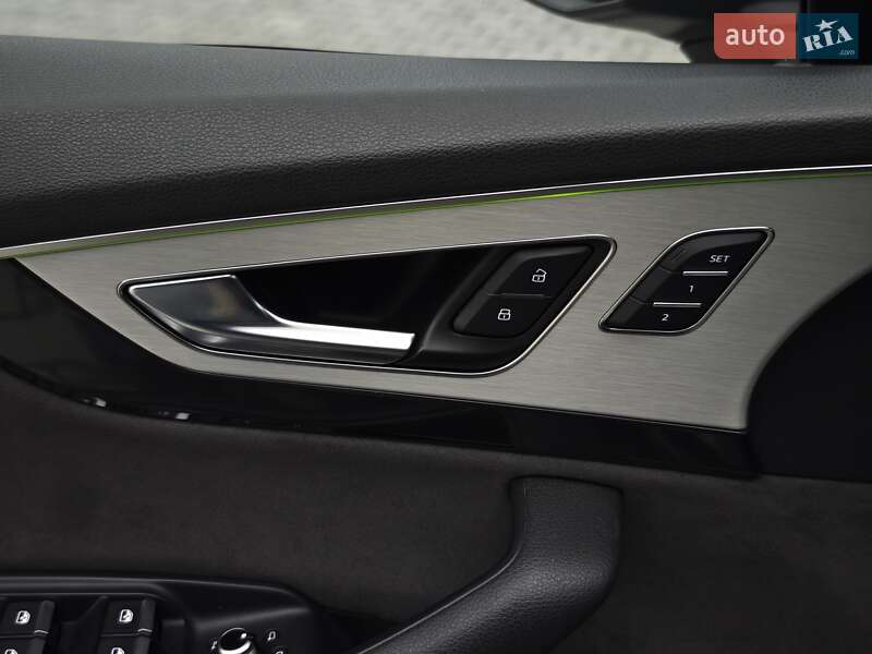 Внедорожник / Кроссовер Audi Q7 2015 в Дубно