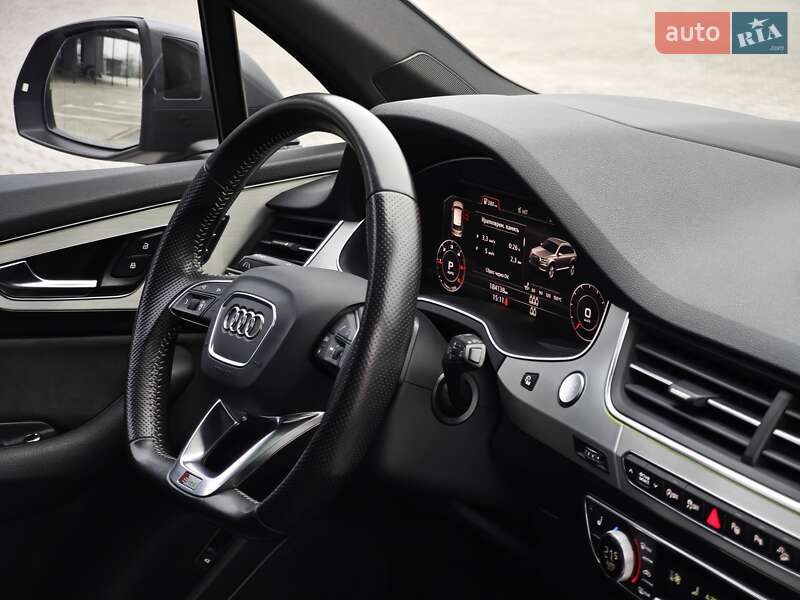 Внедорожник / Кроссовер Audi Q7 2015 в Дубно