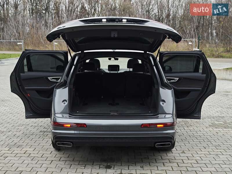 Внедорожник / Кроссовер Audi Q7 2015 в Дубно