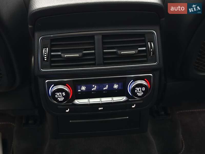 Внедорожник / Кроссовер Audi Q7 2015 в Дубно