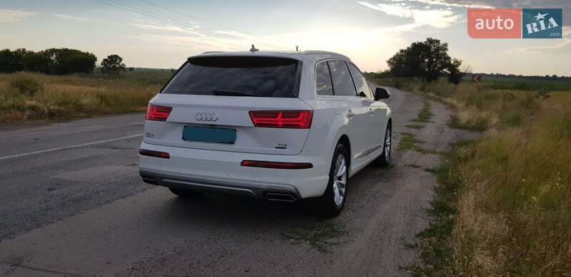 Внедорожник / Кроссовер Audi Q7 2017 в Чернобае