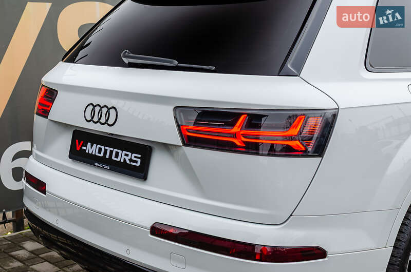 Внедорожник / Кроссовер Audi Q7 2015 в Киеве