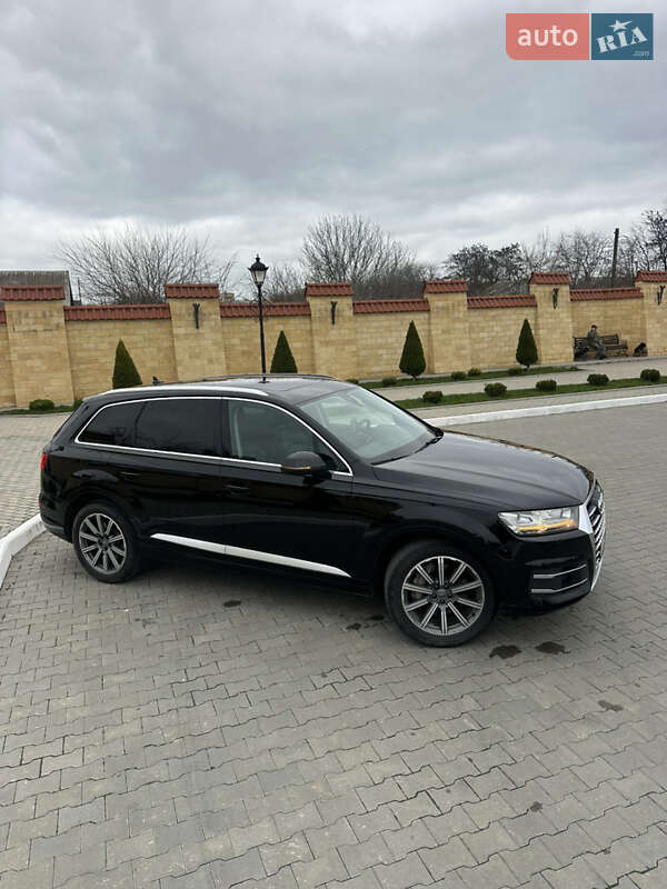 Позашляховик / Кросовер Audi Q7 2017 в Ізмаїлі