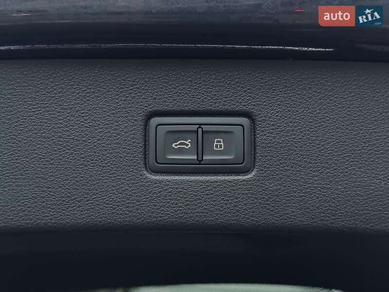 Позашляховик / Кросовер Audi Q7 2018 в Києві фото 28 Позашляховик / Кросовер Audi Q7 2018 в Києві