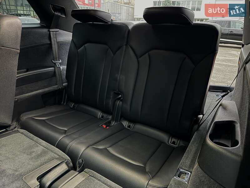 Позашляховик / Кросовер Audi Q7 2018 в Києві фото 31 Позашляховик / Кросовер Audi Q7 2018 в Києві