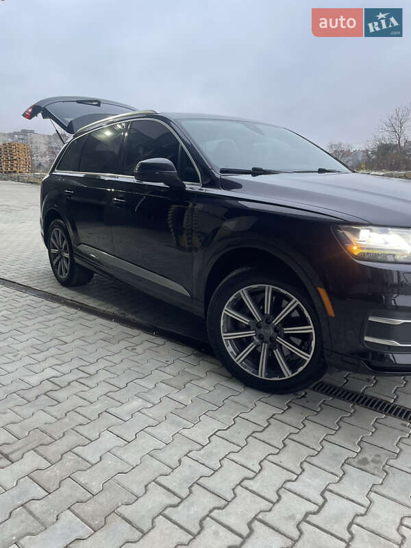 Внедорожник / Кроссовер Audi Q7 2017 в Калуше