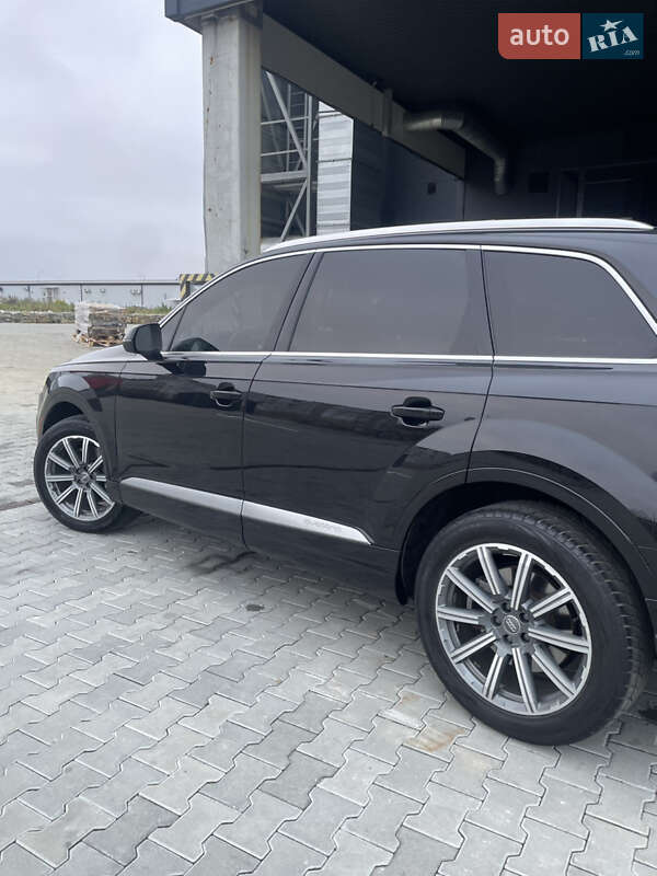 Внедорожник / Кроссовер Audi Q7 2017 в Калуше