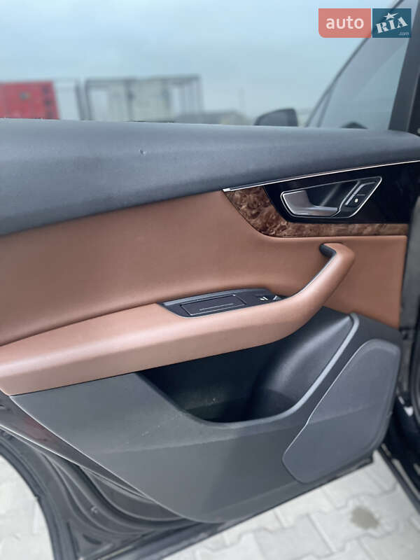 Внедорожник / Кроссовер Audi Q7 2017 в Калуше