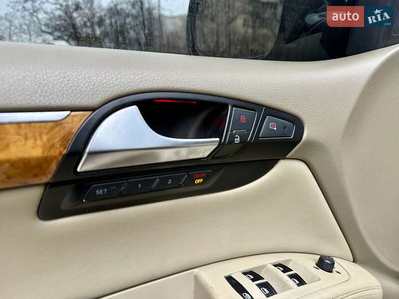 Внедорожник / Кроссовер Audi Q7 2007 в Одессе
