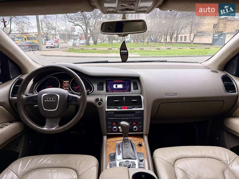 Внедорожник / Кроссовер Audi Q7 2007 в Одессе