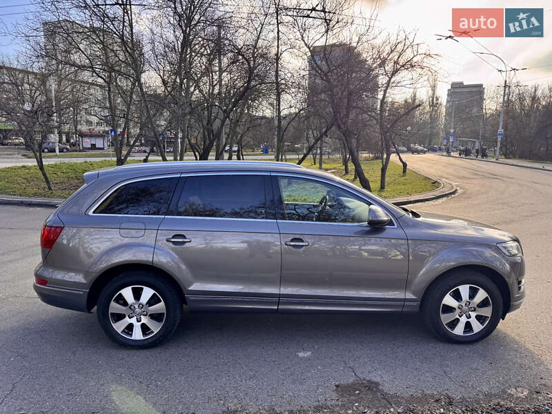 Позашляховик / Кросовер Audi Q7 2012 в Києві фото 8 Позашляховик / Кросовер Audi Q7 2012 в Києві