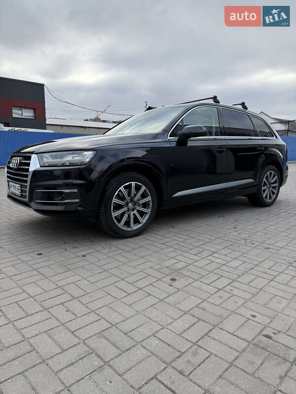 Внедорожник / Кроссовер Audi Q7 2017 в Житомире