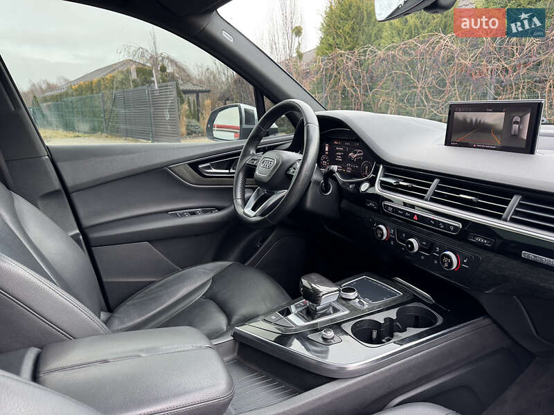 Внедорожник / Кроссовер Audi Q7 2017 в Стрые