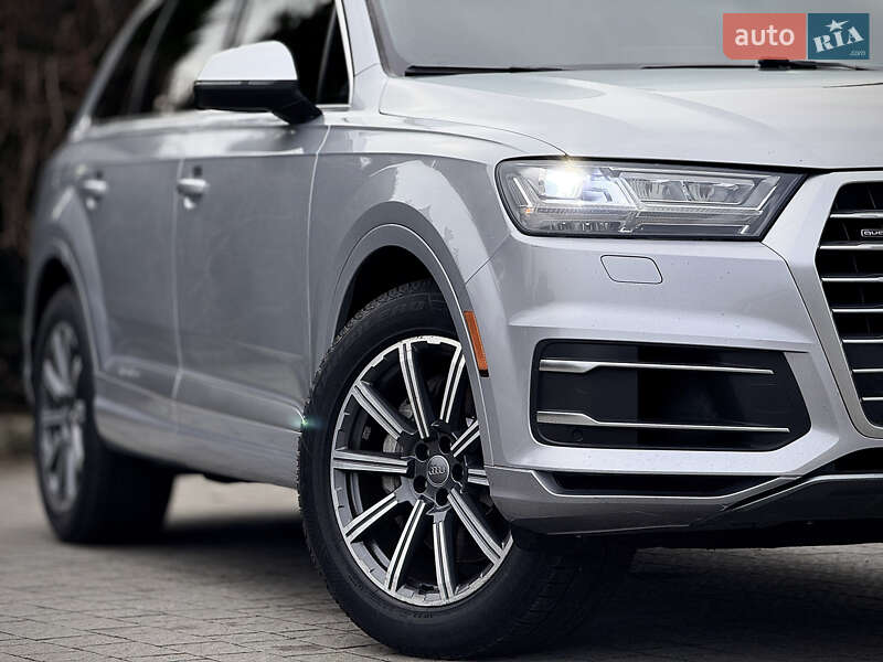 Внедорожник / Кроссовер Audi Q7 2017 в Стрые