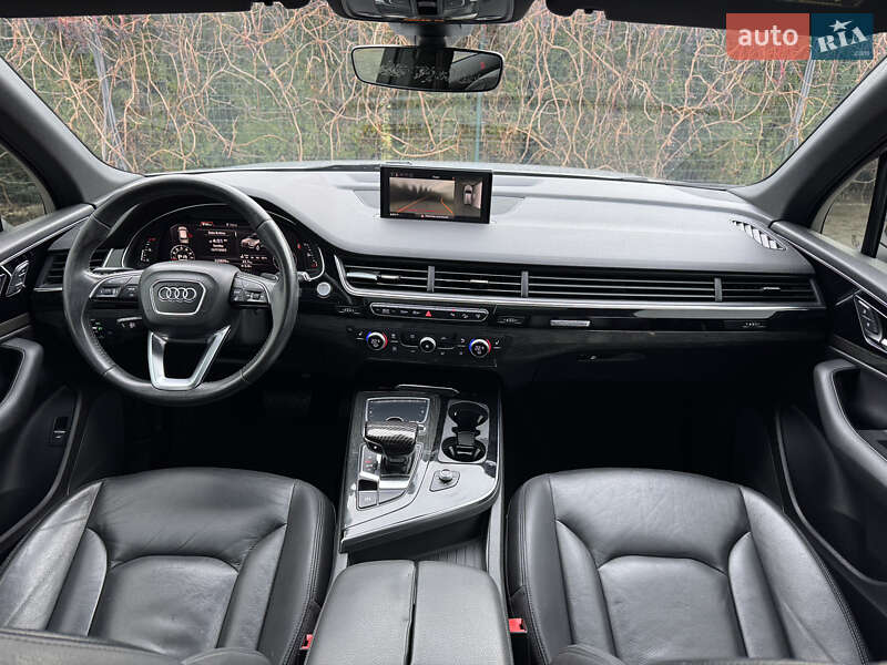 Внедорожник / Кроссовер Audi Q7 2017 в Стрые