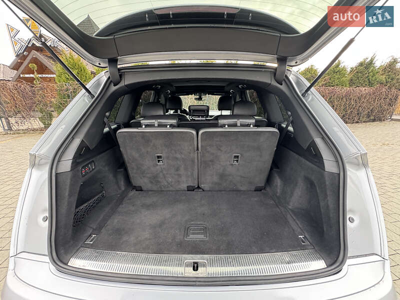 Внедорожник / Кроссовер Audi Q7 2017 в Стрые