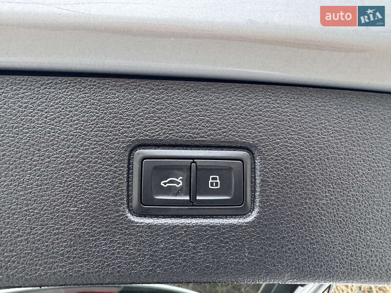 Внедорожник / Кроссовер Audi Q7 2017 в Стрые