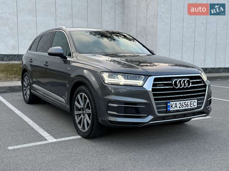 Внедорожник / Кроссовер Audi Q7 2018 в Киеве
