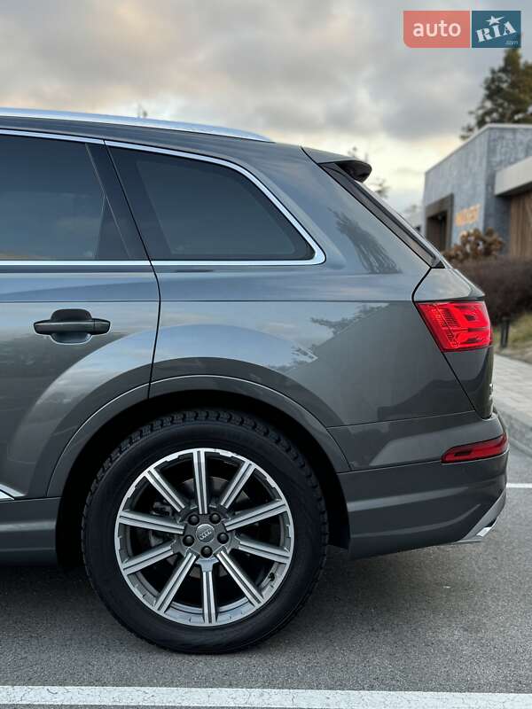 Внедорожник / Кроссовер Audi Q7 2018 в Киеве